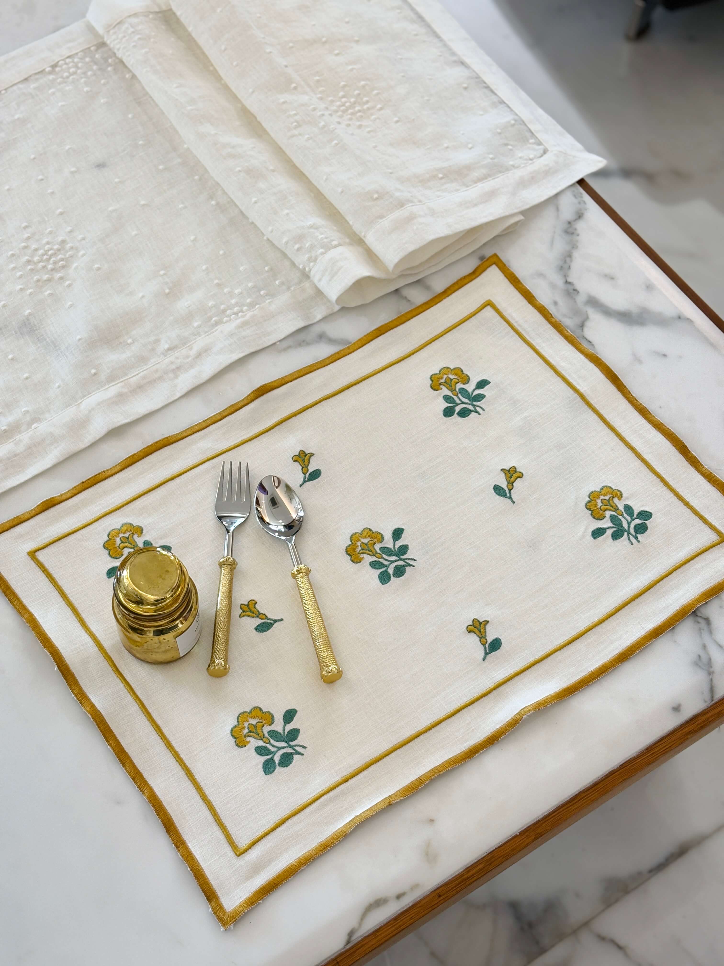 Floral Aop Embroidery Mat