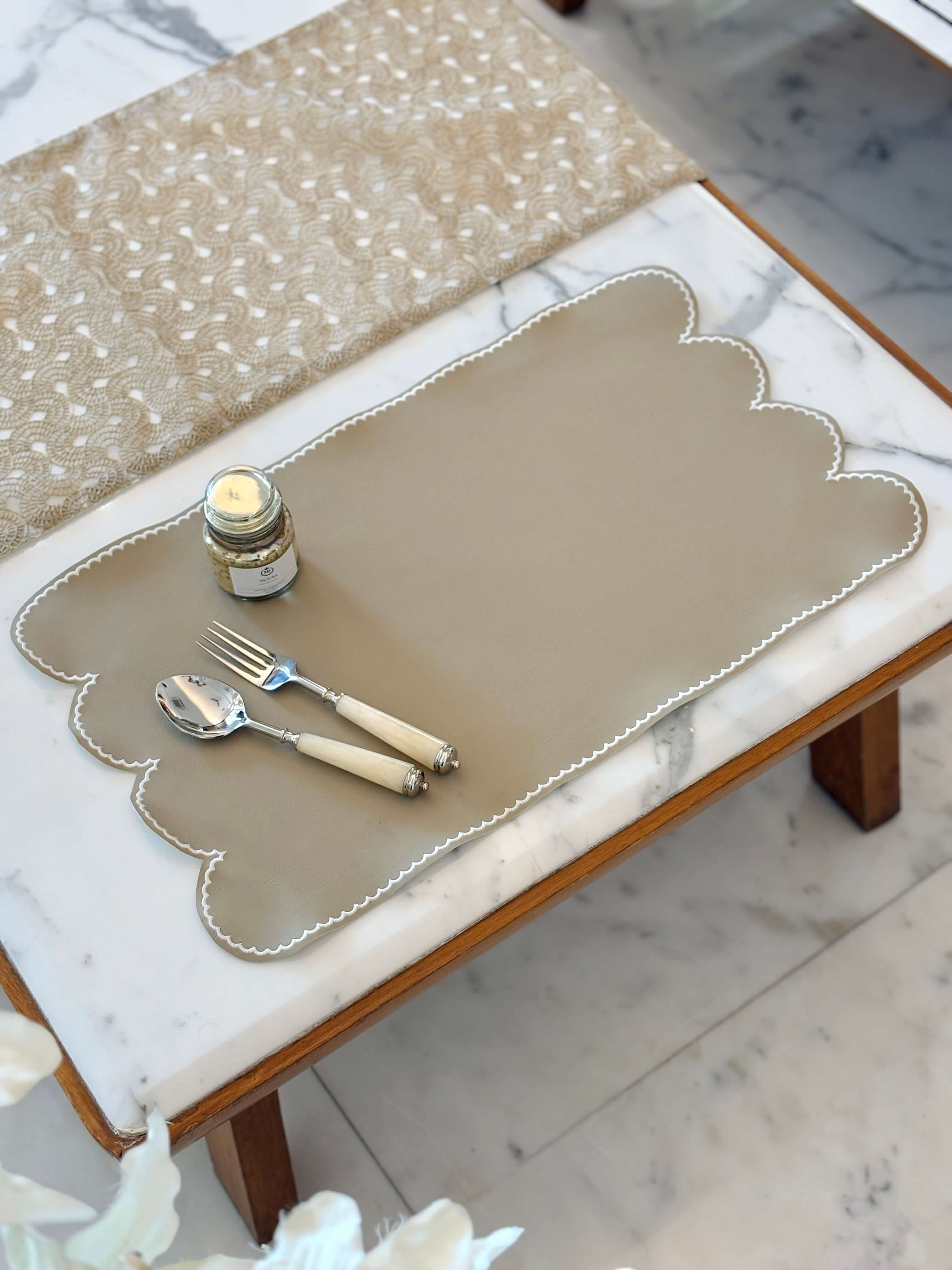 Scallop Leather Emb Mat