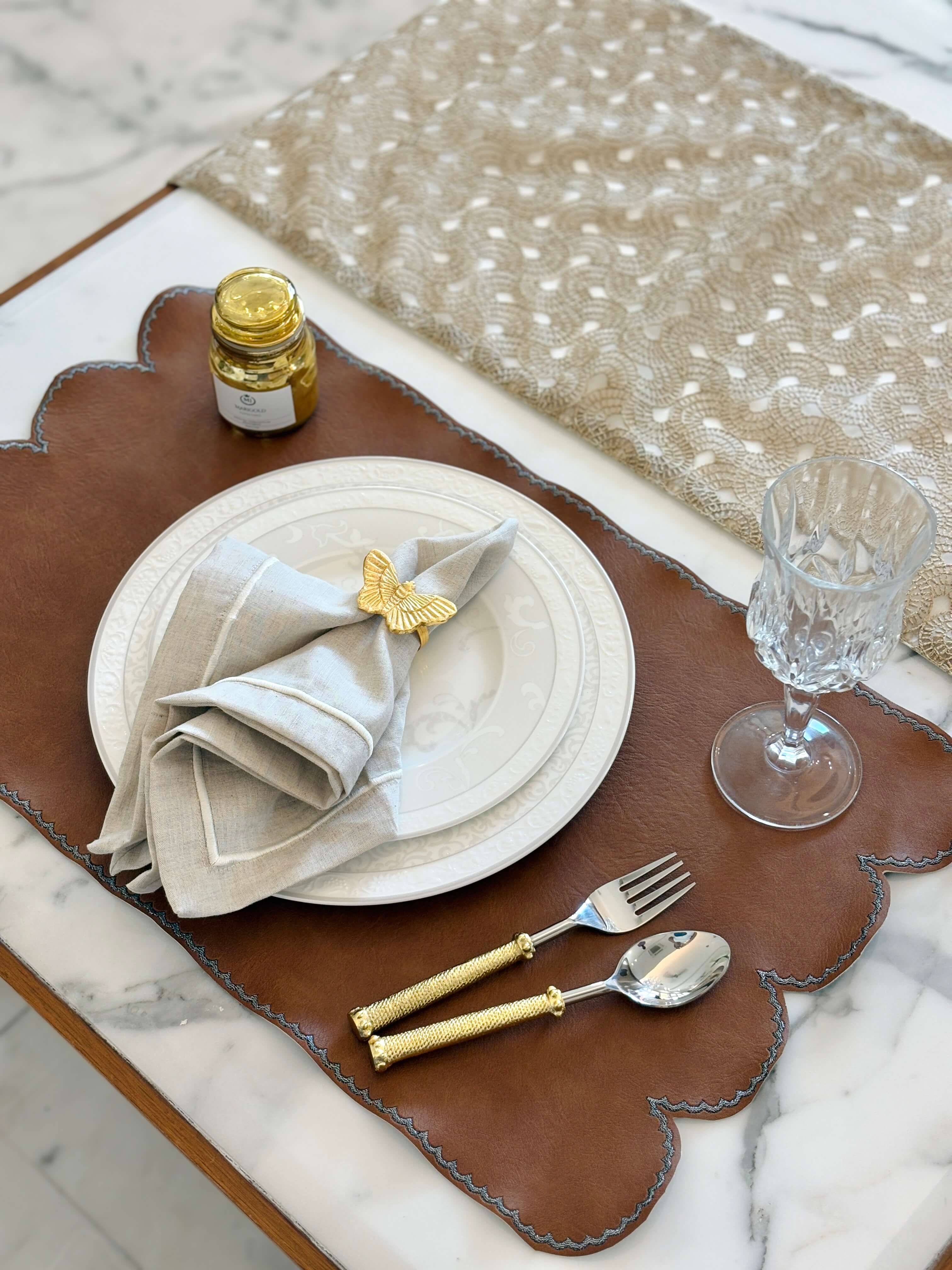 Scallop Leather Emb Mat