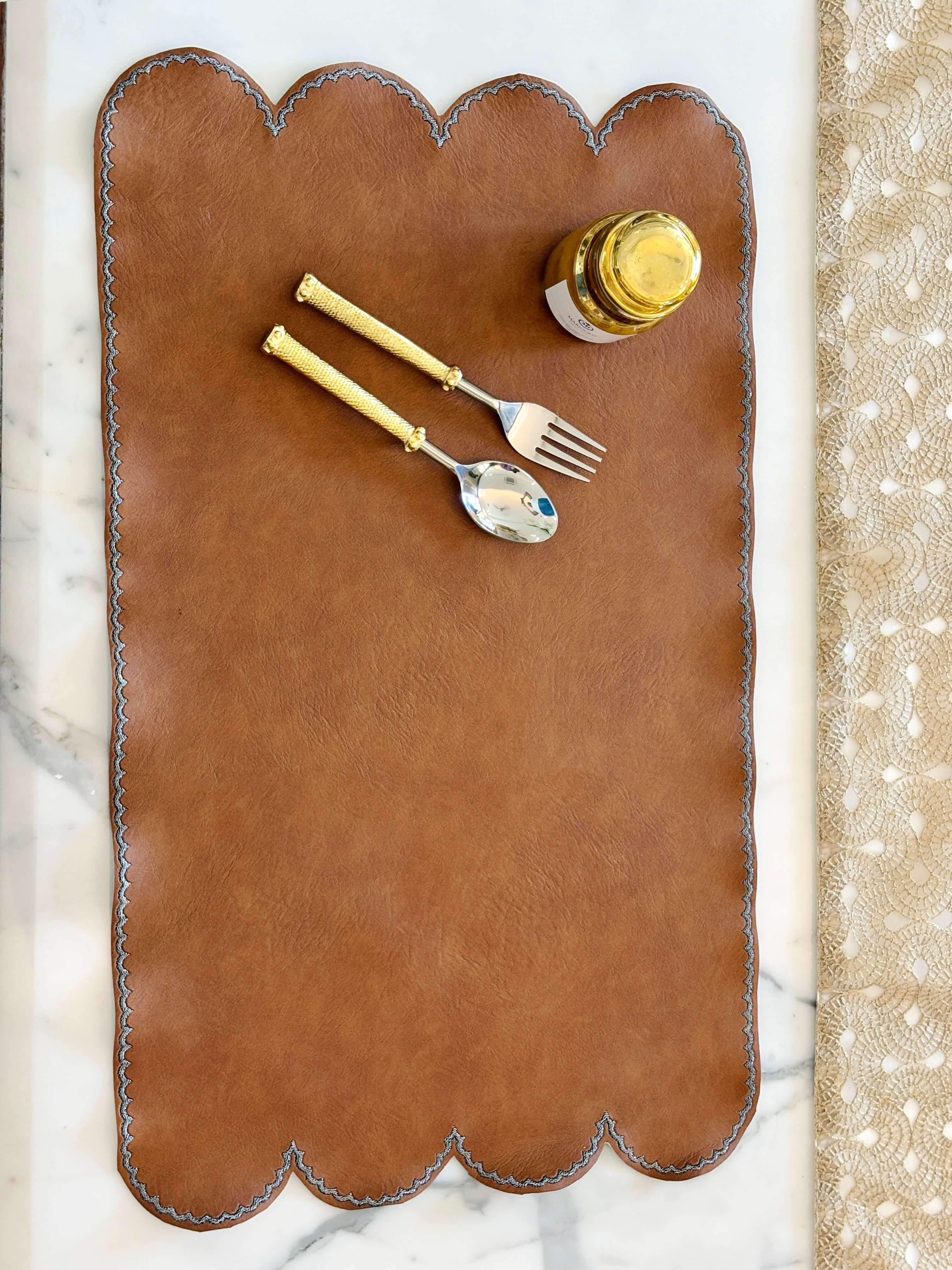 Scallop Leather Emb Mat