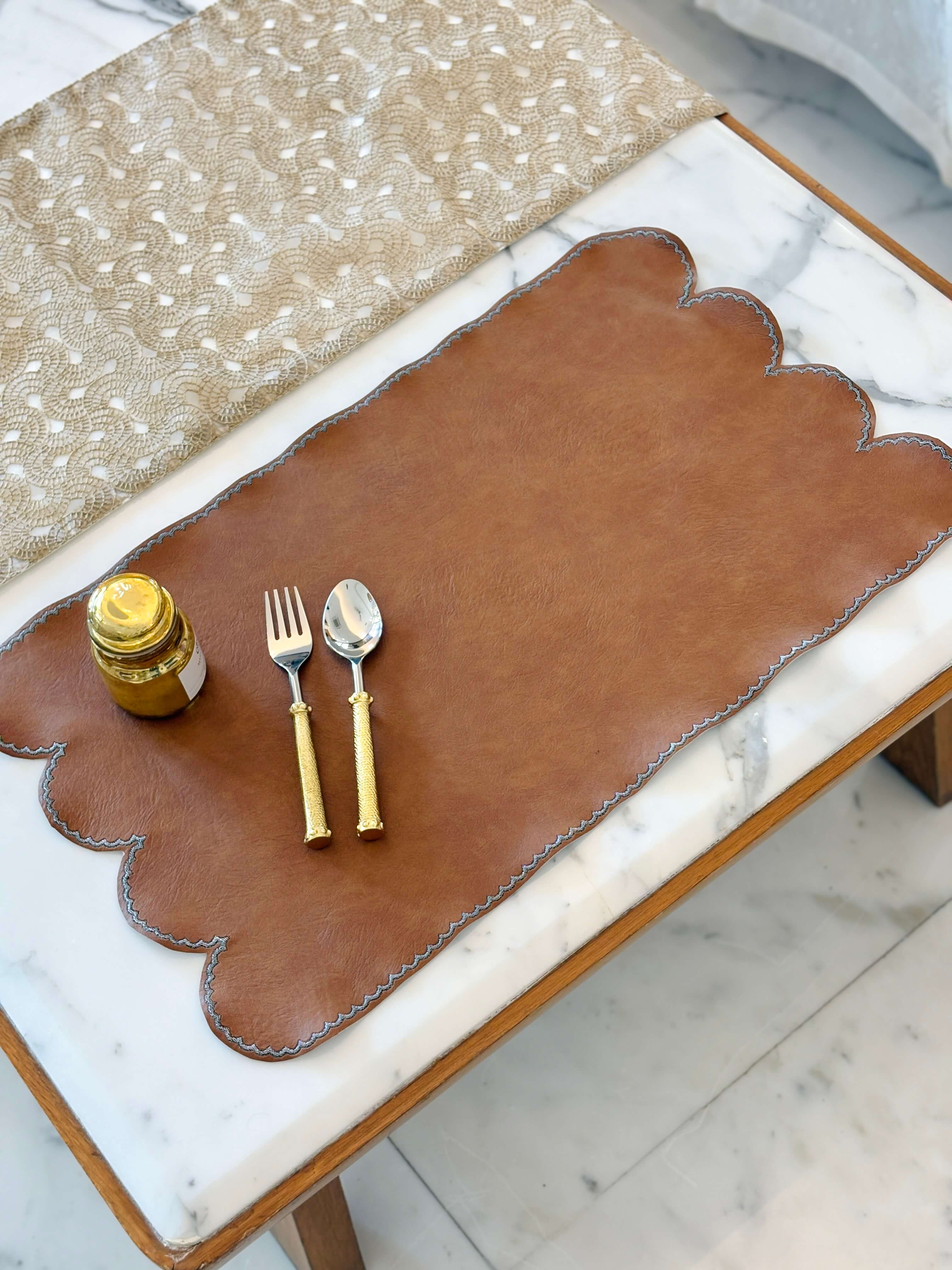 Scallop Leather Emb Mat
