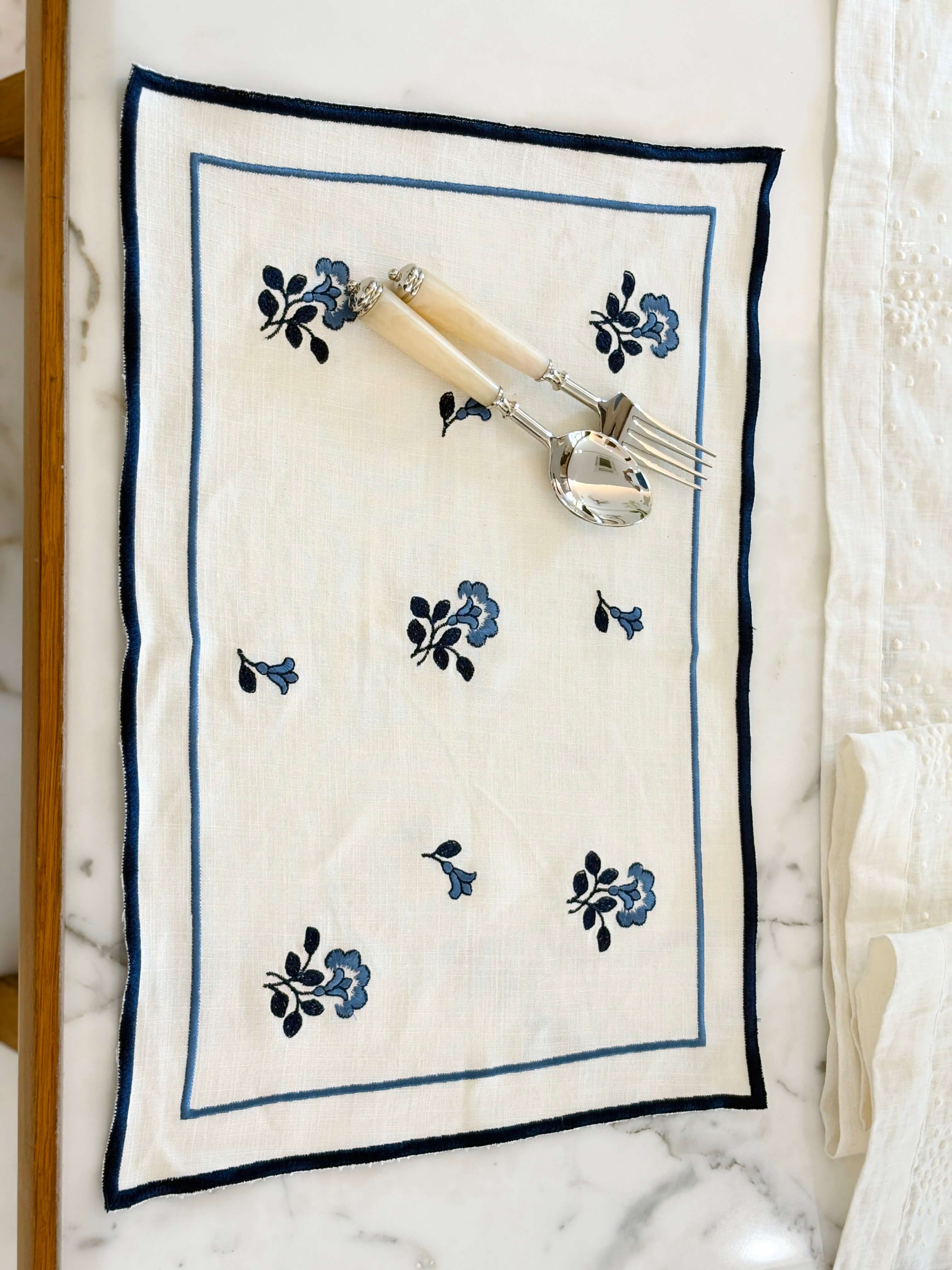Floral Aop Embroidery Mat