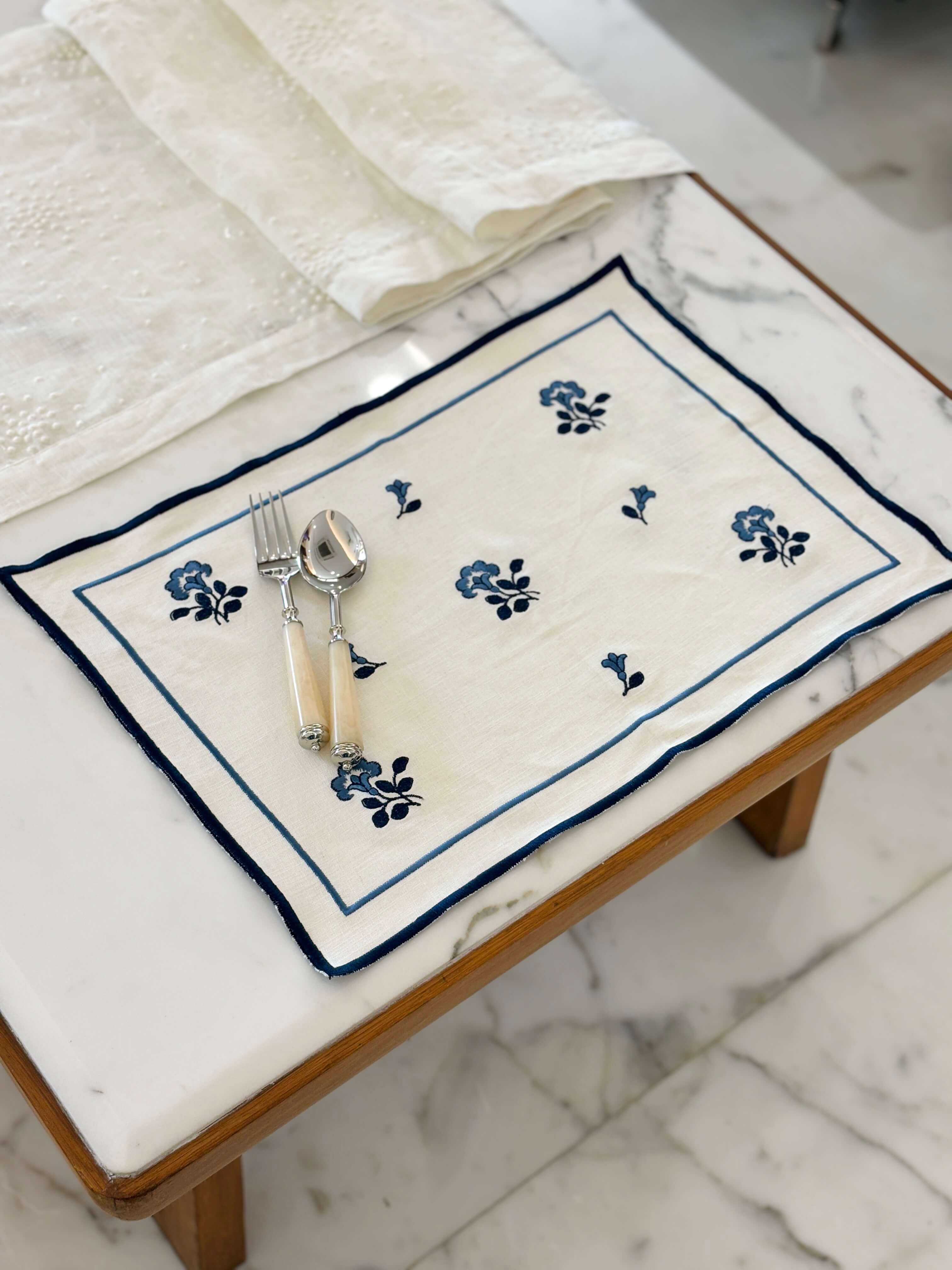 Floral Aop Embroidery Mat