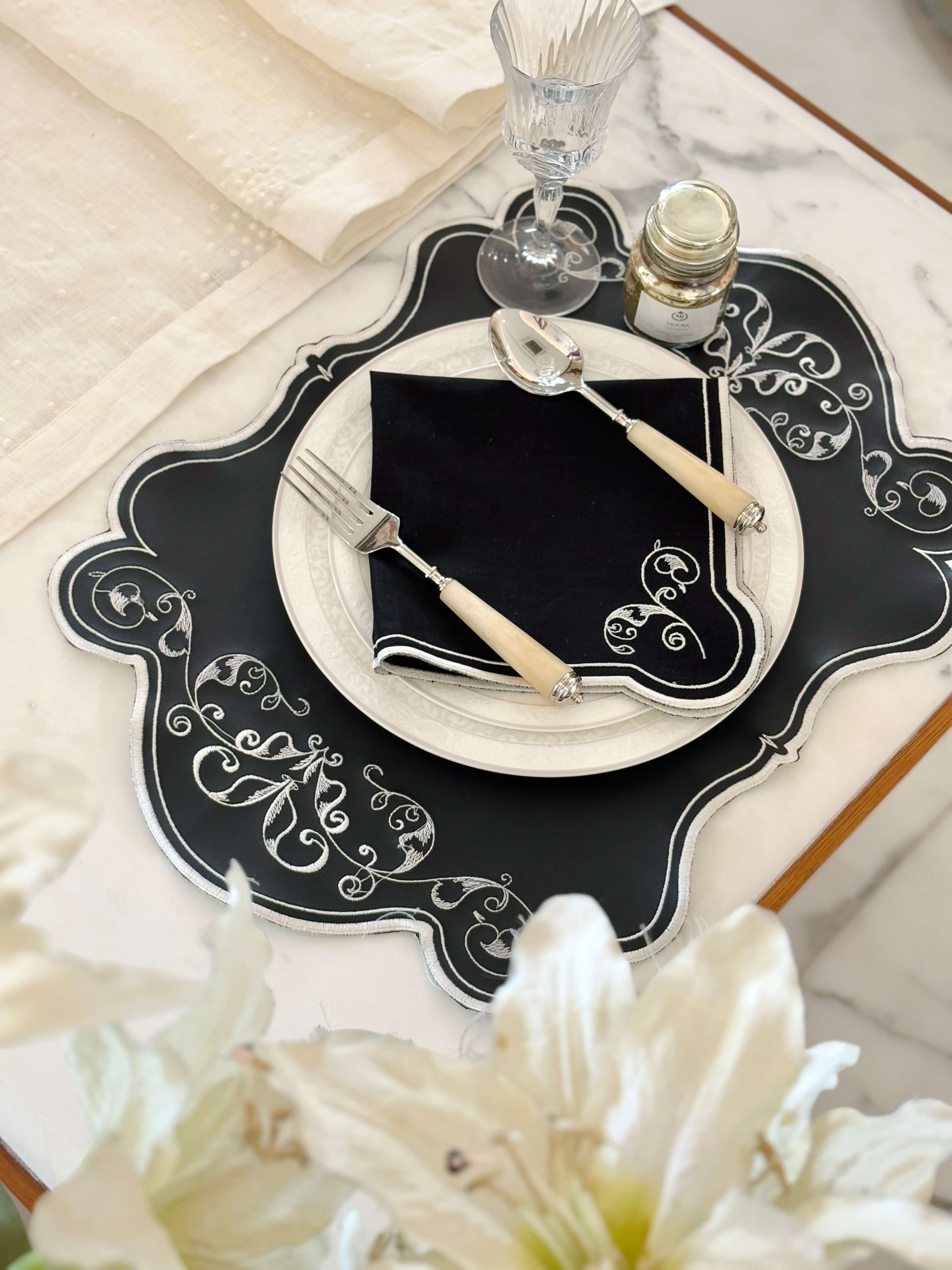 Mordern Emb Faux Leather Mat