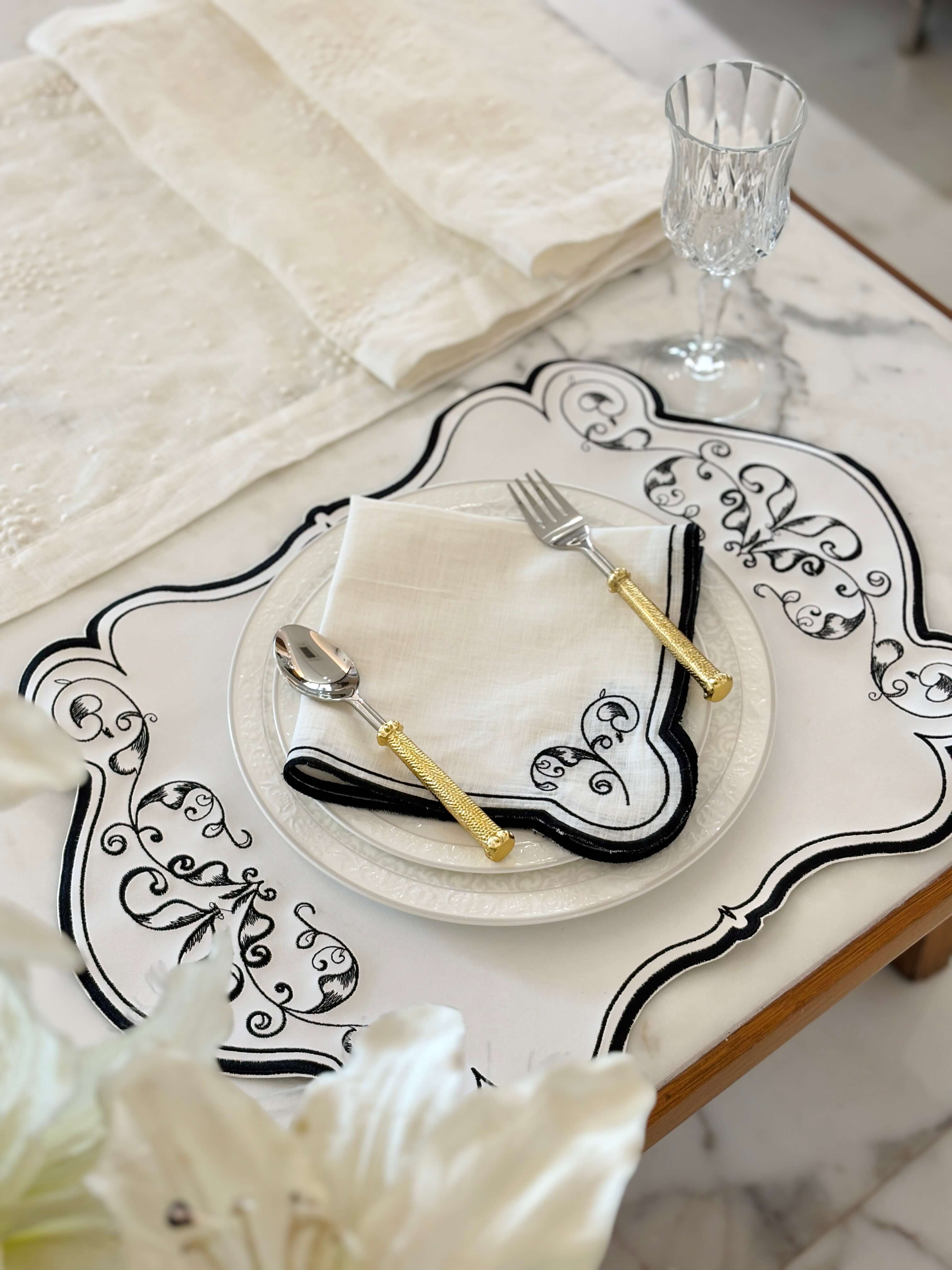 Mordern Emb Faux Leather Mat