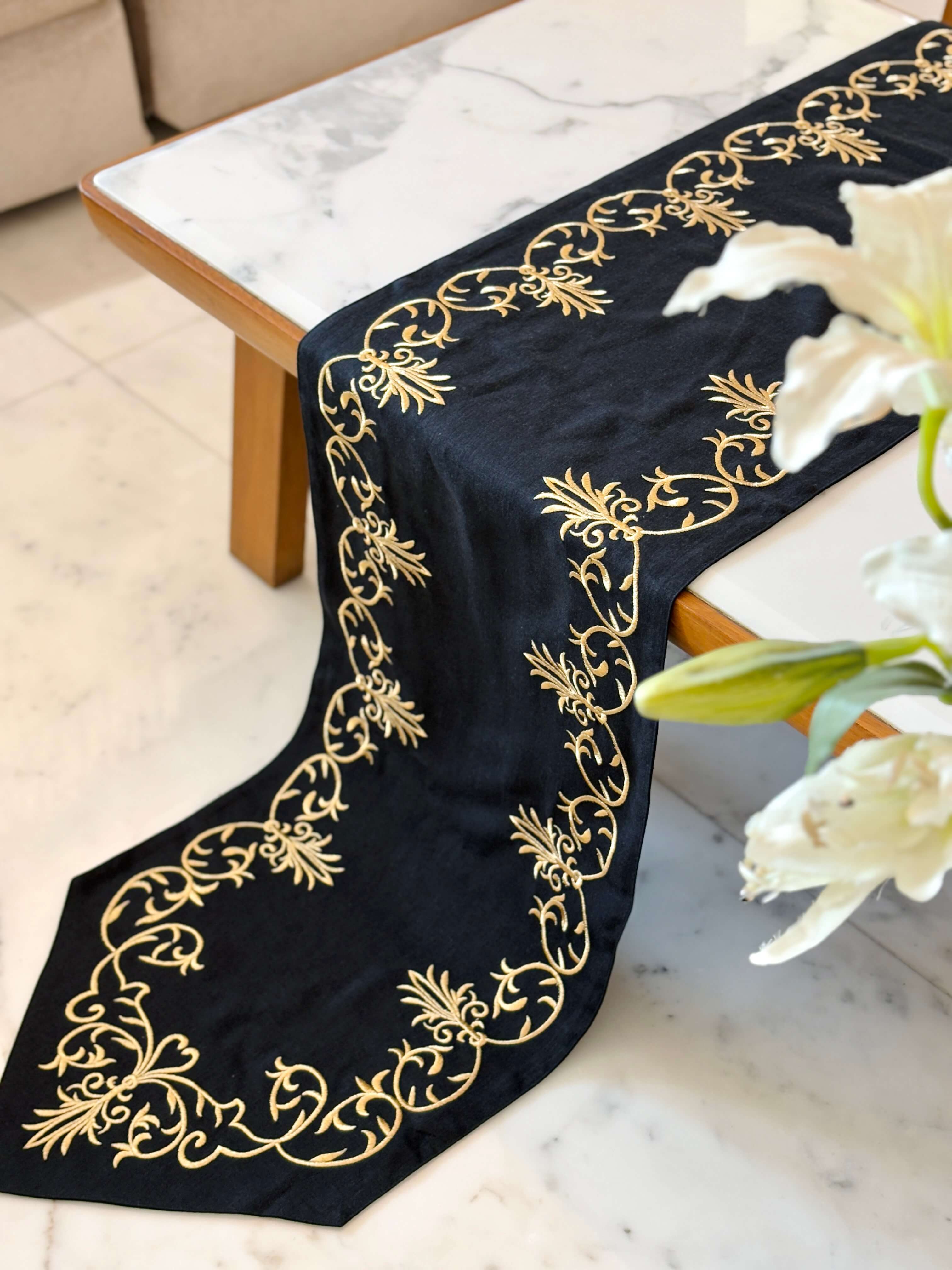 Mordern Boroque Emb Runner