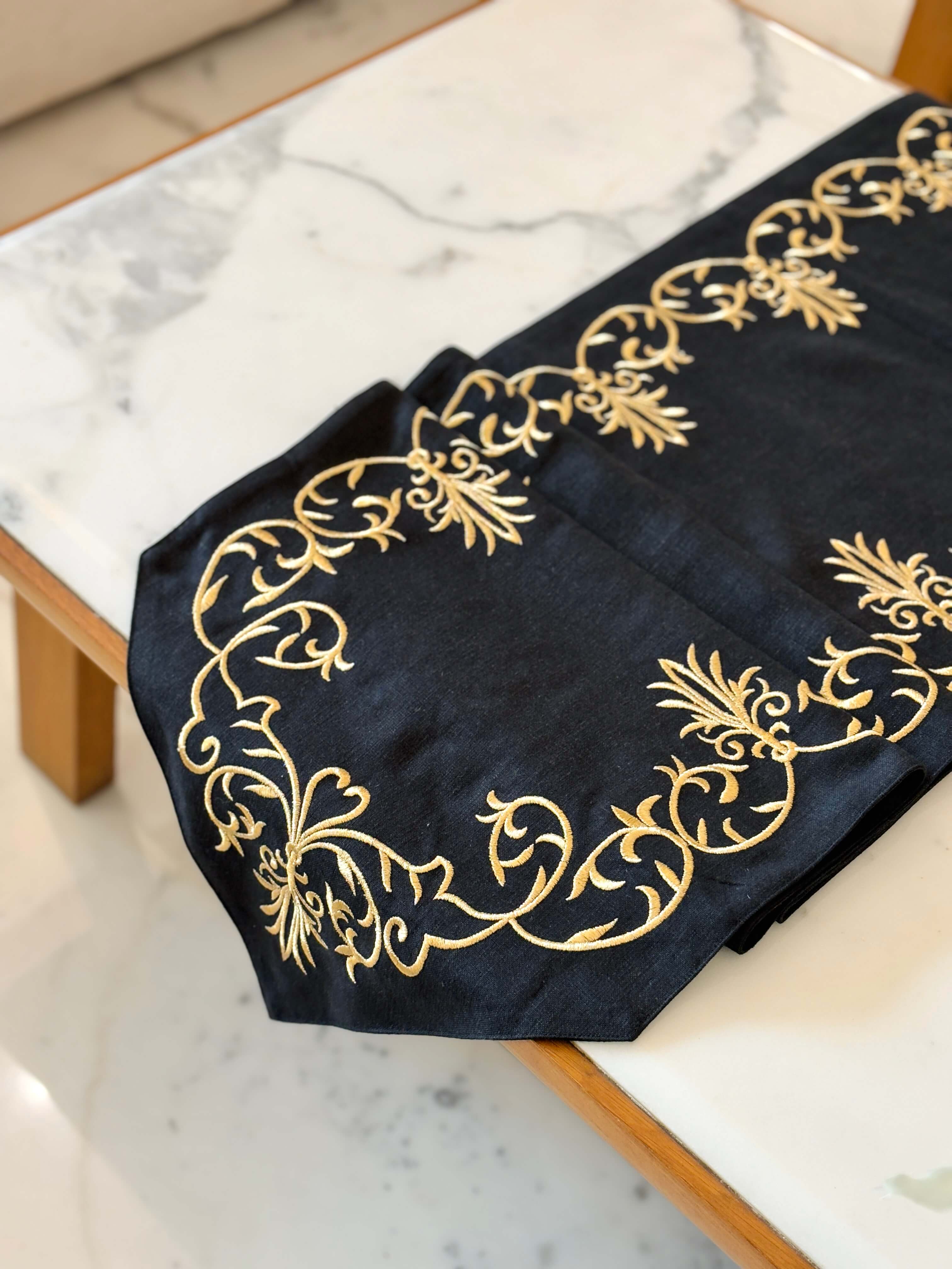 Mordern Boroque Emb Runner