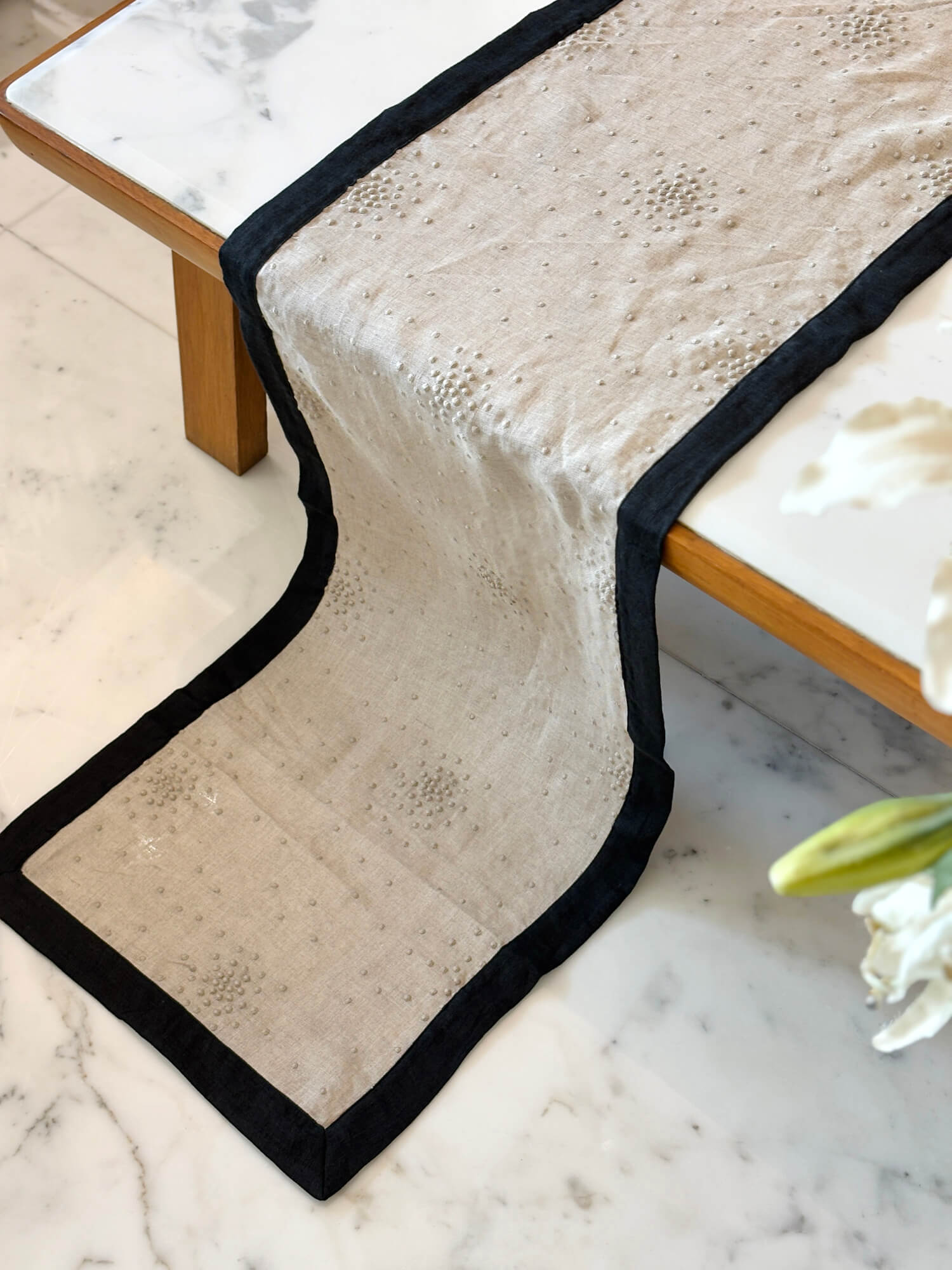 Aop Dotted Emb Runner