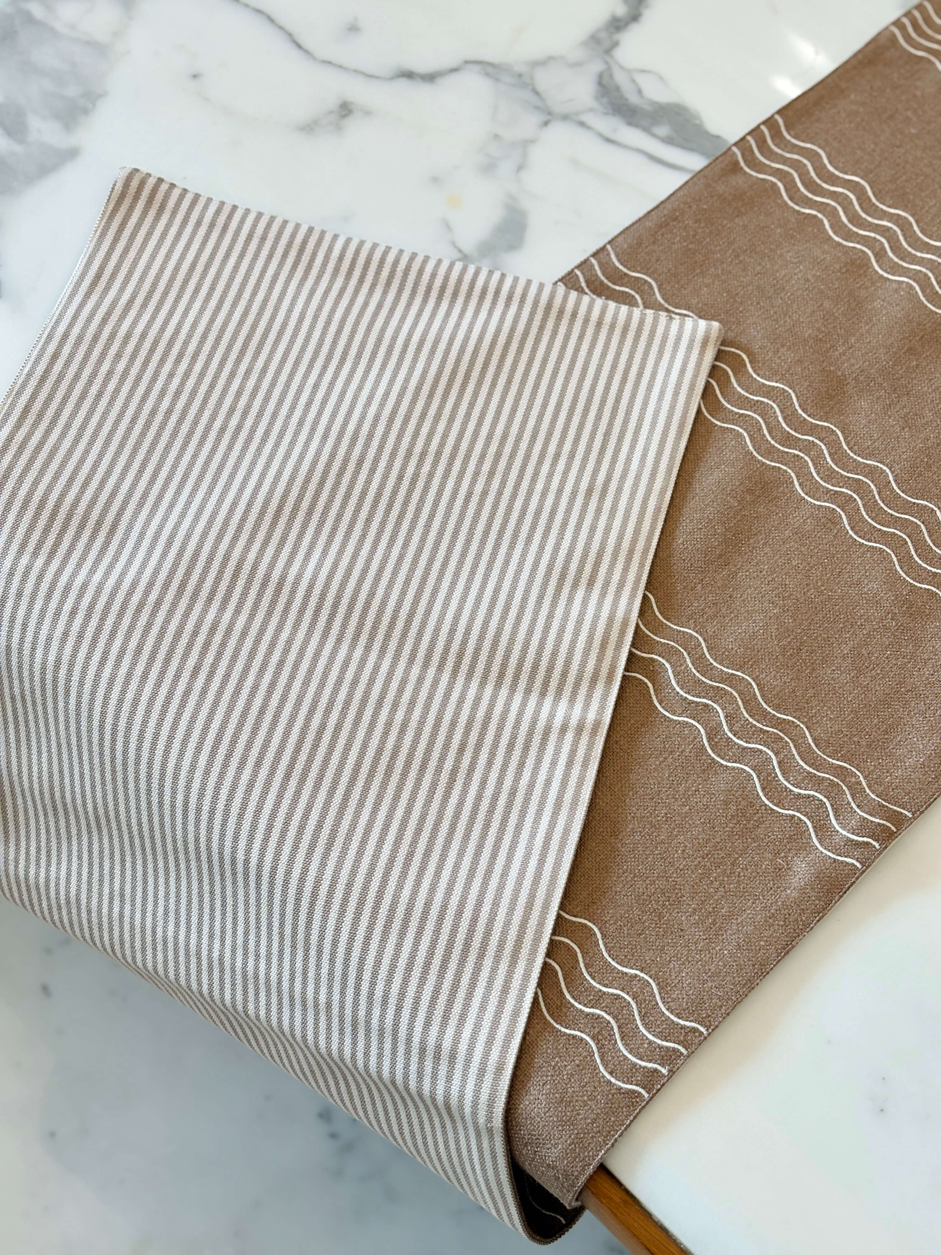 Stripe Emb 2way Runner