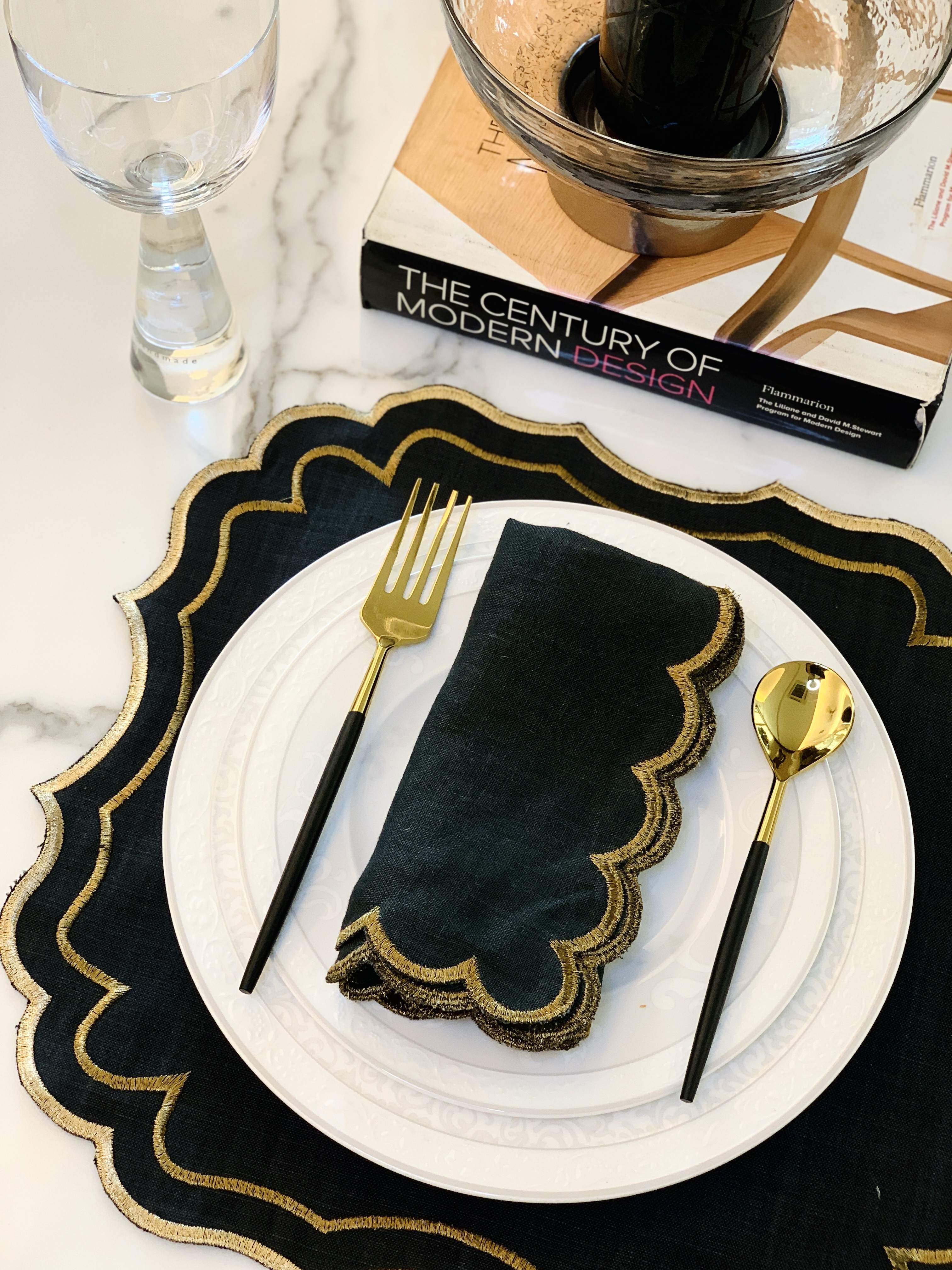 Victorian Scallop Mat