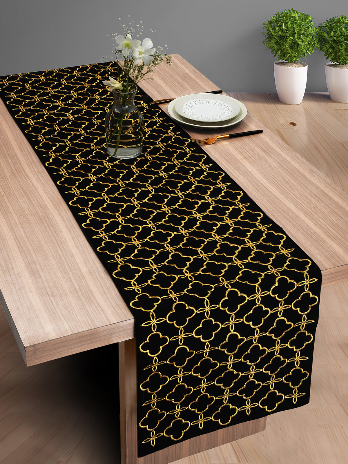Moroccan Embroidery Runner - Black/Gold